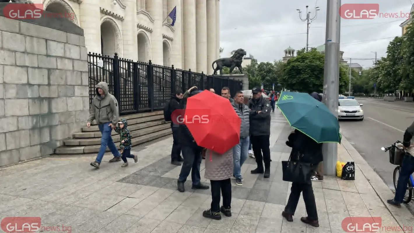 Софиянци скочиха в подкрепа на куриера, шамарил Ивайло Мирчев