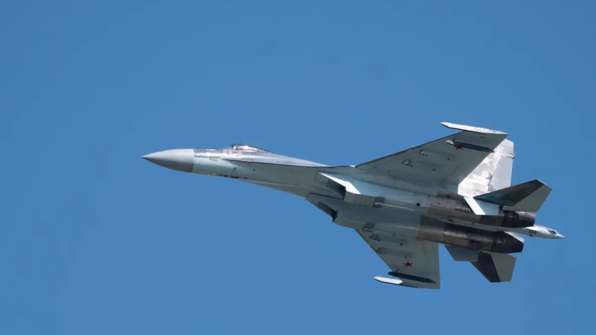 Руски Су-35 видя сметката на F-16 за първи път