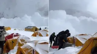 Алпинисти заснеха лавина на Еверест