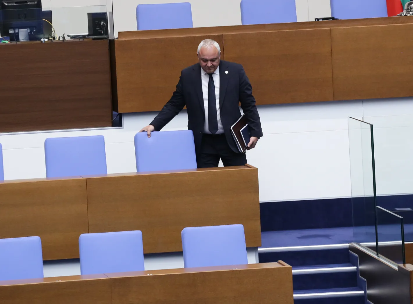 Демерджиев обеща отговори за „Баба Алино“ и „Петрохан“