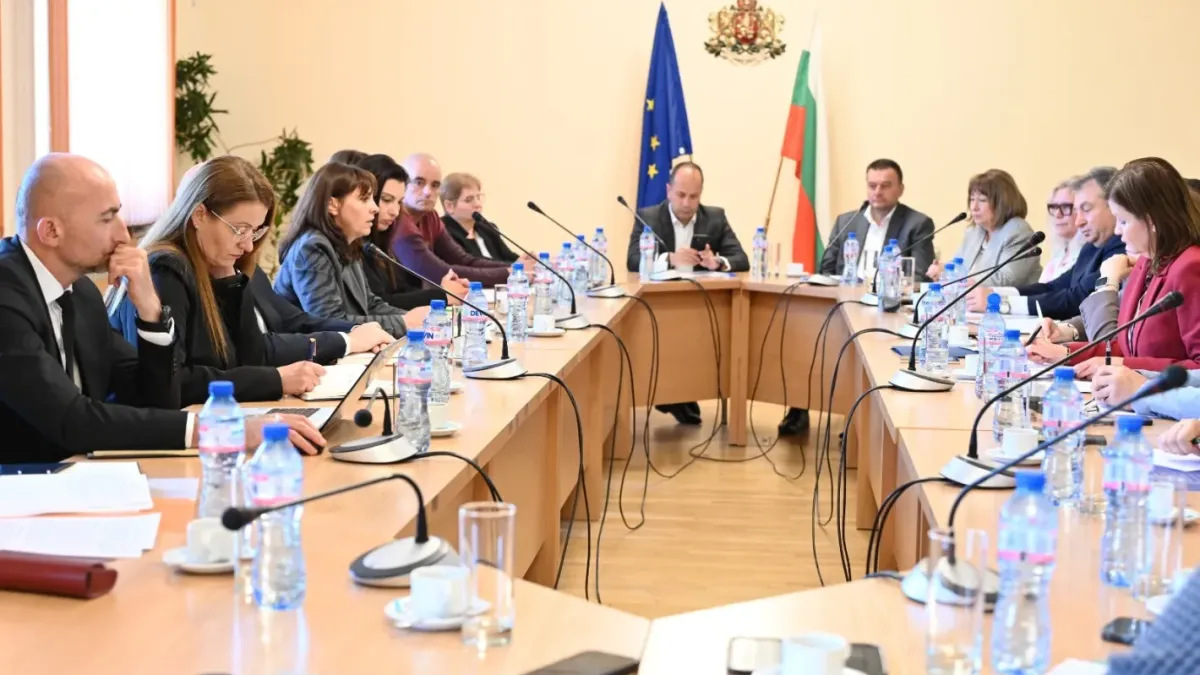 Министър Ефремова пред НСОРБ: Ще инвестираме средствата в Бюджет 2026 в подобряването на живота на хората