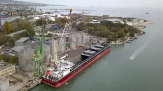 Кран за 5 млн. евро заработва на варненско пристанище
