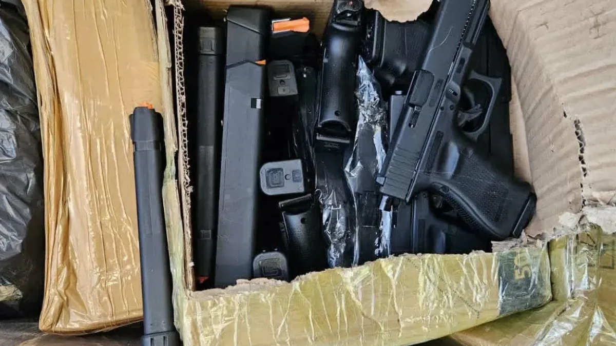 Задържаха турчин за контрабандно пренасяне на 198 огнестрелни пистолета и 120 пълнителя за патрони