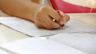 Над 53 000 зрелостници се явяват на матурата по БЕЛ
