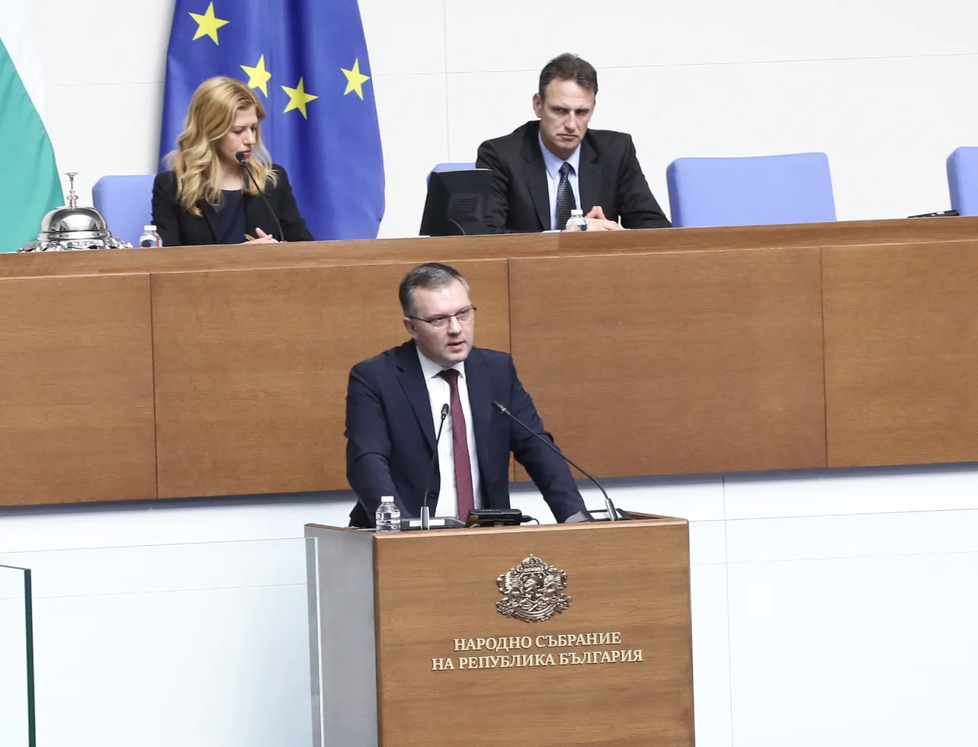 Министърът на правосъдието Николай Найденов отрече да се намаляват доходите на магистратите
