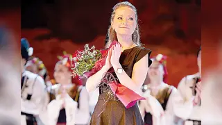 Евелина Павлова: Хорото има силата да събира хората