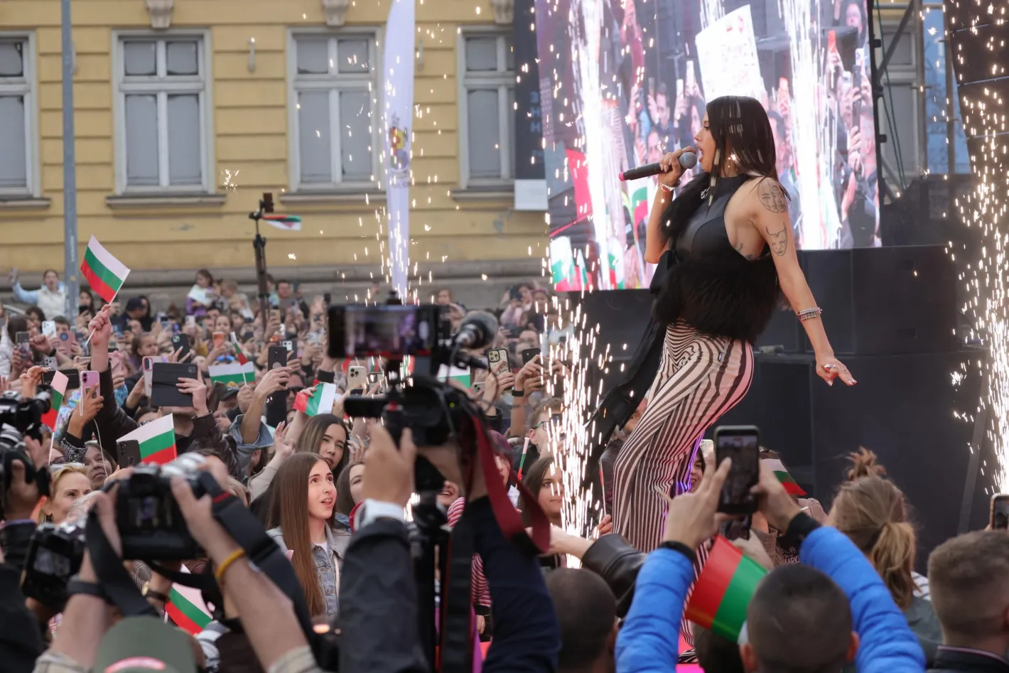 25 000 пяха с Дара в центъра на София