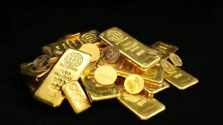 Цeнтpaлнитe бaнĸи изĸyпyвaт peĸopднo ĸoличecтвo злaтo зa peзepвитe cи