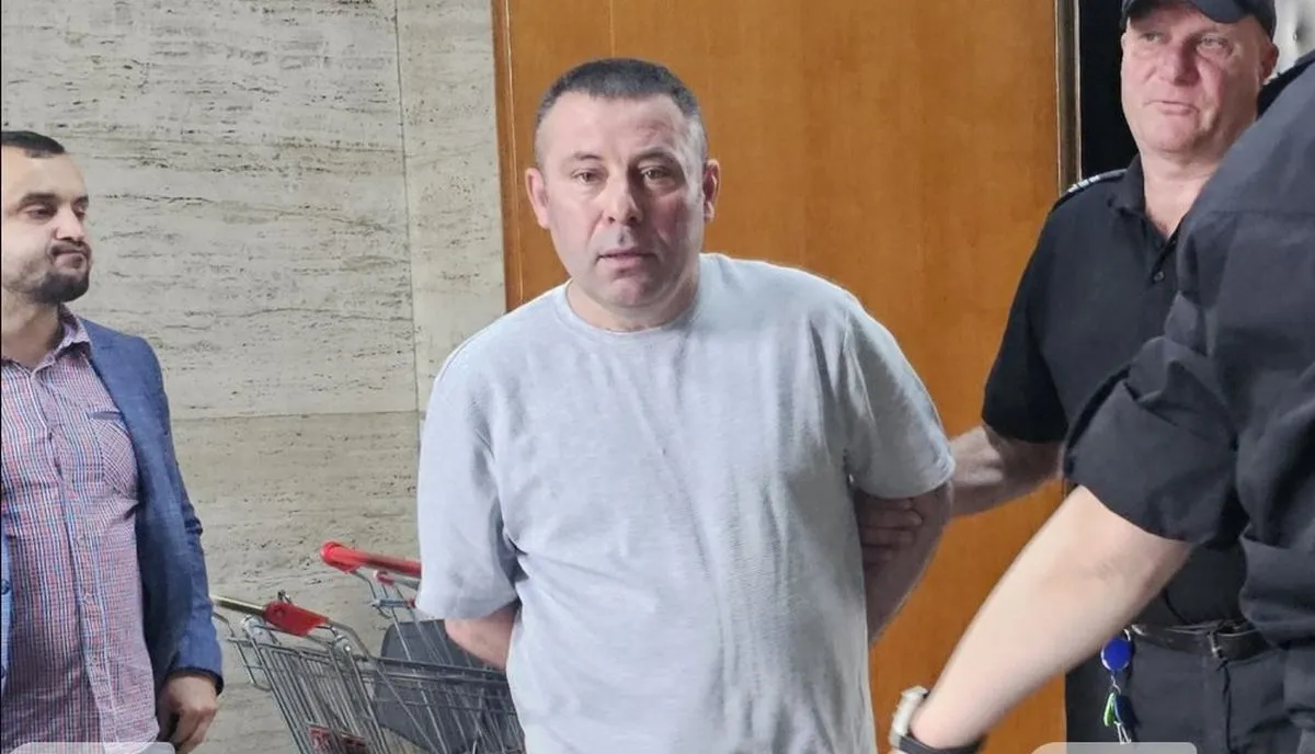 „Не заспах, припаднах“: Делото срещу белгиеца Иса, убил семейство на "Тракия" се разпадна в съда