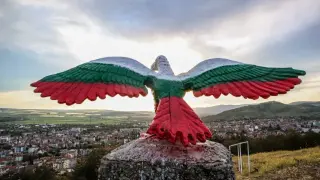 Боядисаха символа на Айтос, жителите на града побесняха
