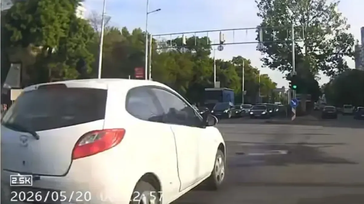 Опасна маневра на кръстовище в Пловдив едва не доведе до катастрофа
