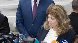 Йотова постави ултиматум на САЩ, ако не паднат визите за българите