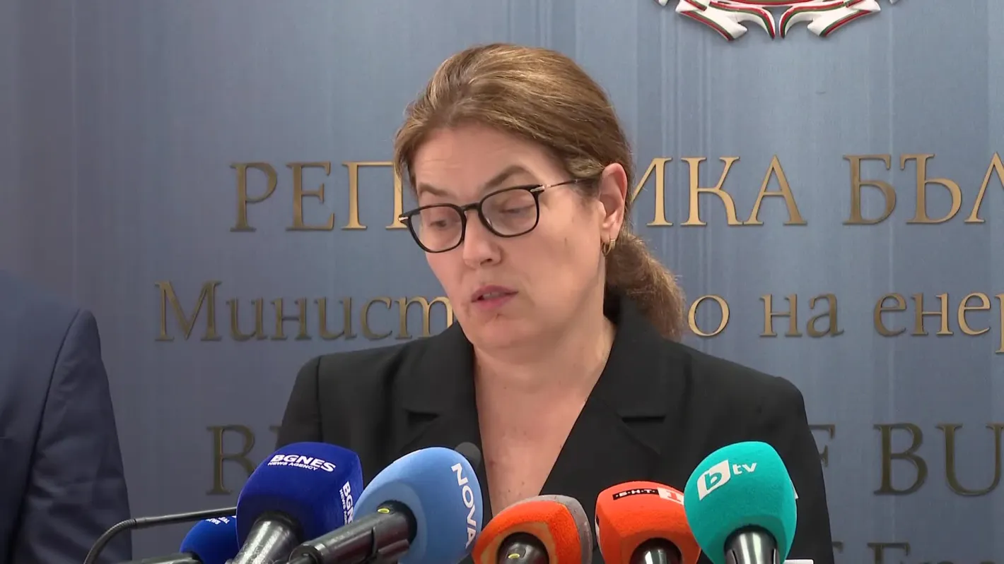 Министър Петрова сменя цялото ръководство на БЕХ