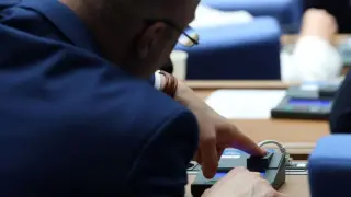 На първо четене: Депутатите върнаха Антикорупционната комисия заради блокирани милиони от Европа