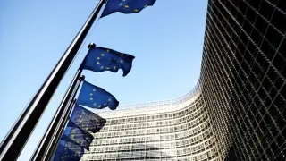 Ормузкият проток остава барутен погреб: ОАЕ виждат шанс 50 на 50 за сделка между САЩ и Иран