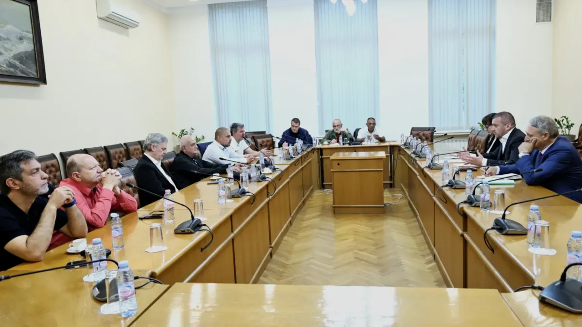 Таксиметрови шофьори поискаха секира за нелегалните копърки