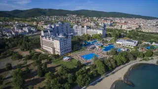 Хотелите по морето с вързани ръце заради визи и нагли пишман готвачи