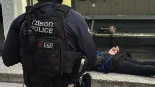 Дълга коса и брада: Неузнаваемата промяна на прокурорския син Снимки