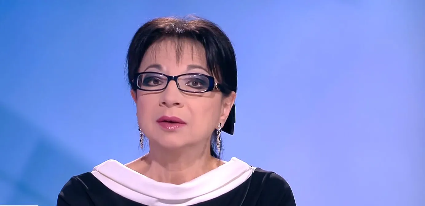 Цветанка Ризова показа естествена визия без грим и блясък Снимки