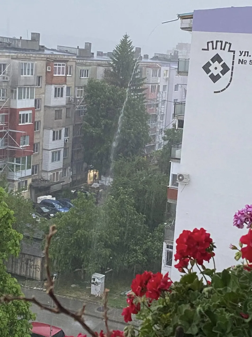 Некачествен ремонт в Търново предизвика вълна от подигравки