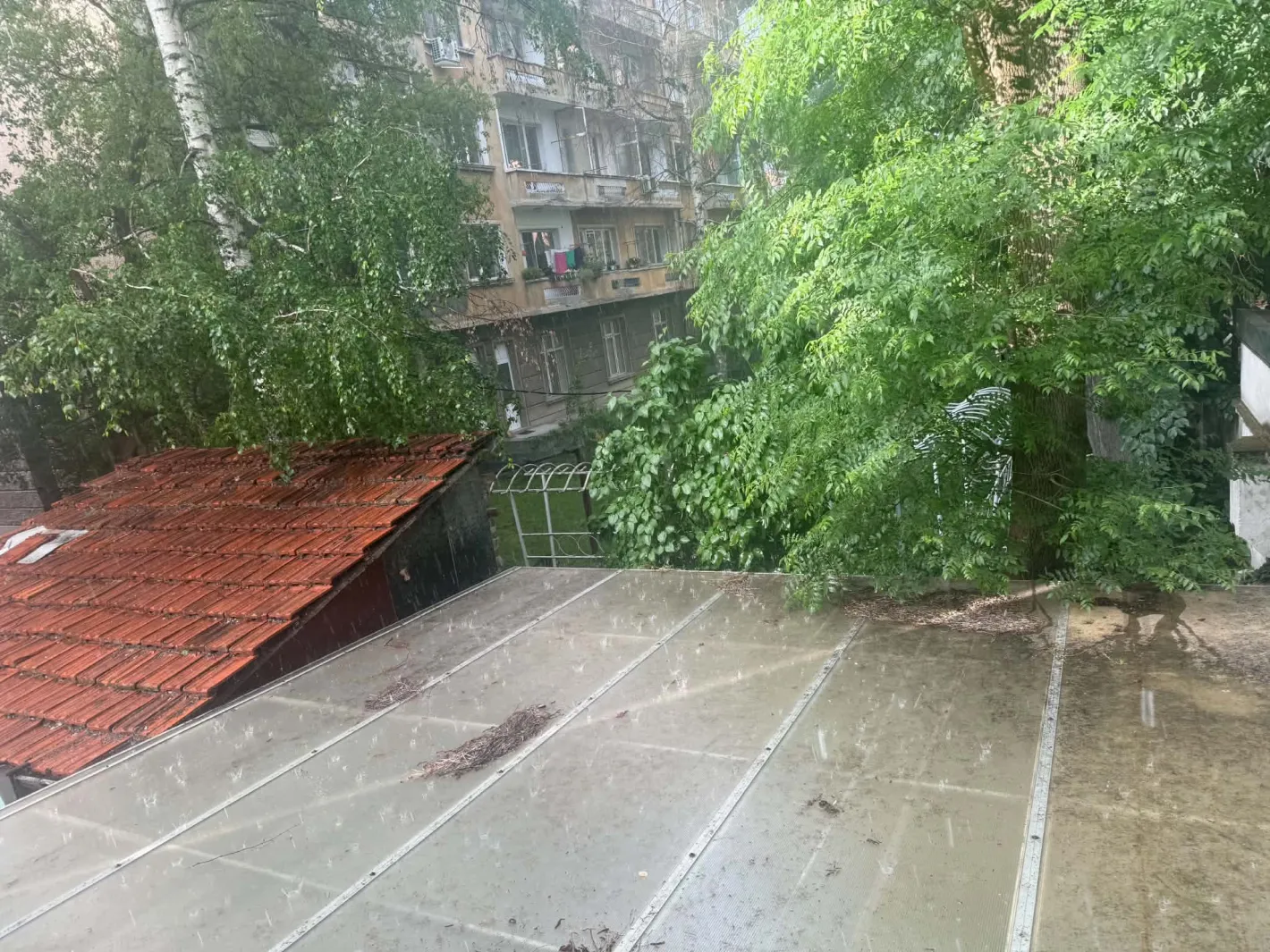 Небето се отвори над София