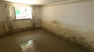 Бедствието в България: Хората вода газят, жадни ходят