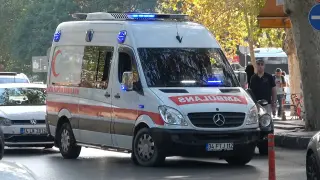 Туристически автобус се преобърна, има много ранени