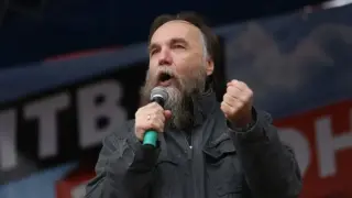 Дугин обясни на Собчак кои руснаци ще имат достъп до интернет – лицето ѝ се изкриви