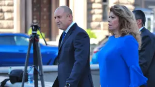 Изненада преди изборите: Радев и ПБ загърбват Йотова за президентския вот, готвят нов кандидат?
