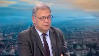 "Чакаме бедствието и тогава изпадаме в паника": Юлиан Попов с тежка диагноза за наводненията в България