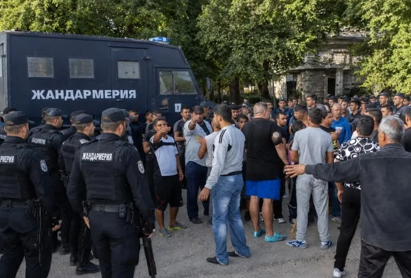 Масов бой с много ранени в Берковица, жандармерия не може да овладее конфликта