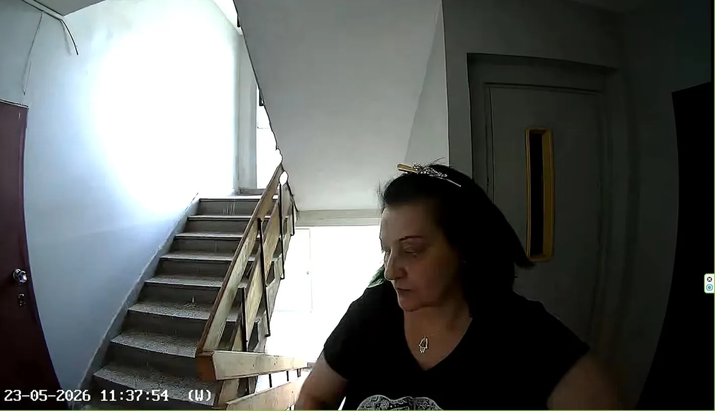София: Съседка "ненормалница" блъска по врата заради дете, то дори не си е у дома Кадри