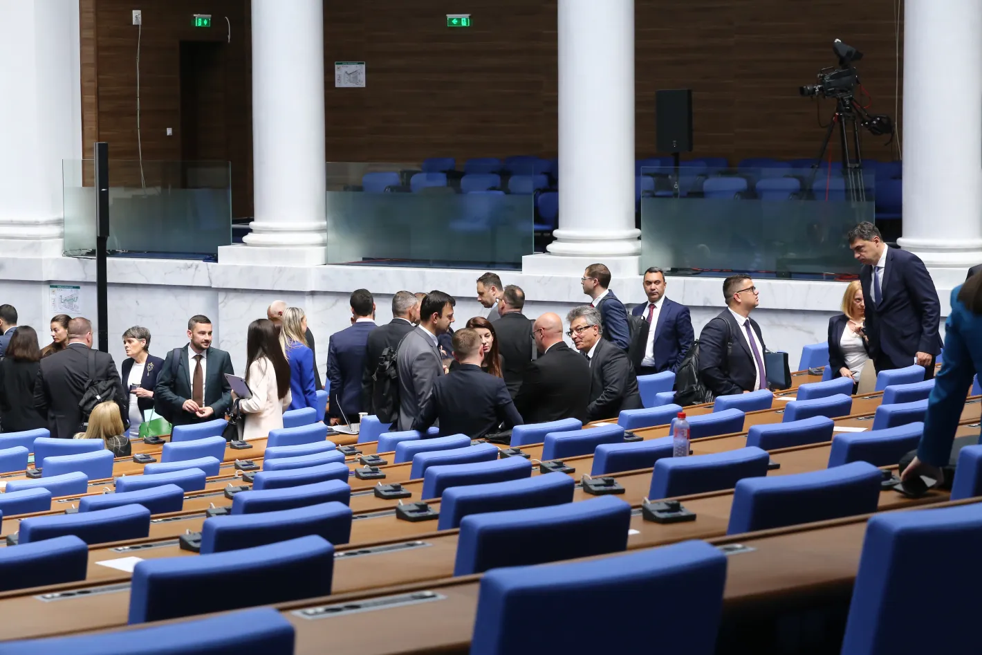 Глоби грозят редица партии, ако не спазят крайния срок за отчет