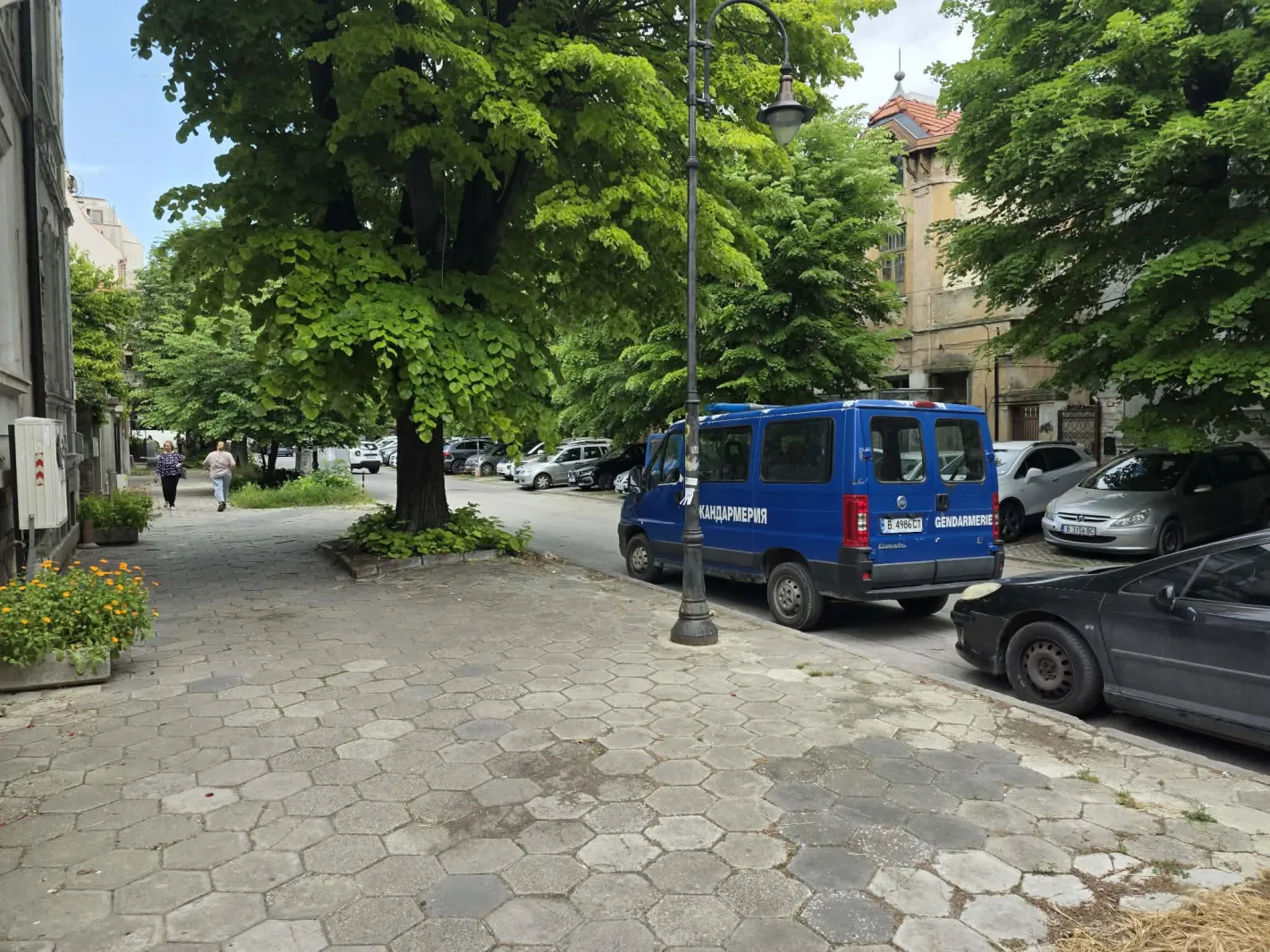 Масирана спецакция във Варна, ченгета тарашат офиси на украинската групировка КУБ