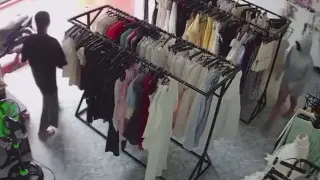 Заснеха куриозен случай в магазин