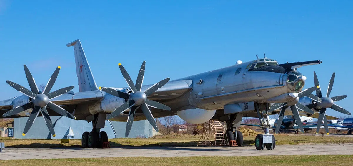 Украйна взриви два стратегически гиганта Ту-142