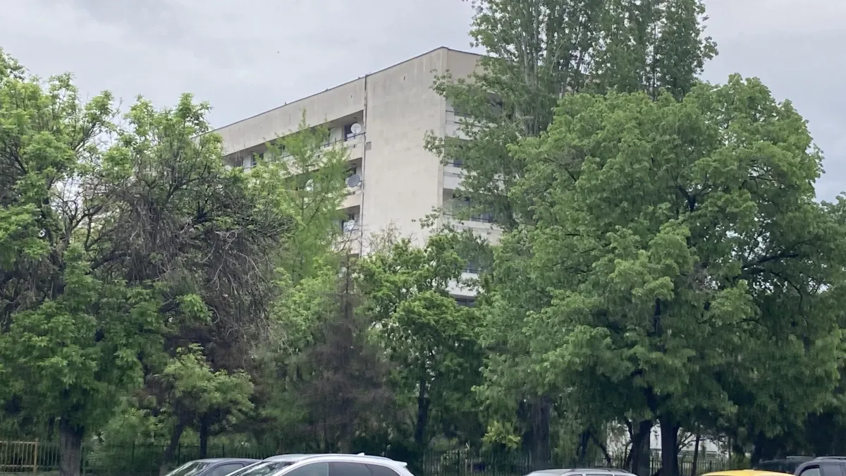 198 телевизора, интернет и нови стаи: Луксозен ремонт за възрастните хора