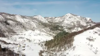 Сняг валя в първия ден на юни, лятото така и не идва в този край на Турция