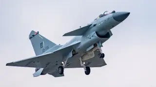 Китайският J-10C доминира над Eurofighter по време на учение в Катар