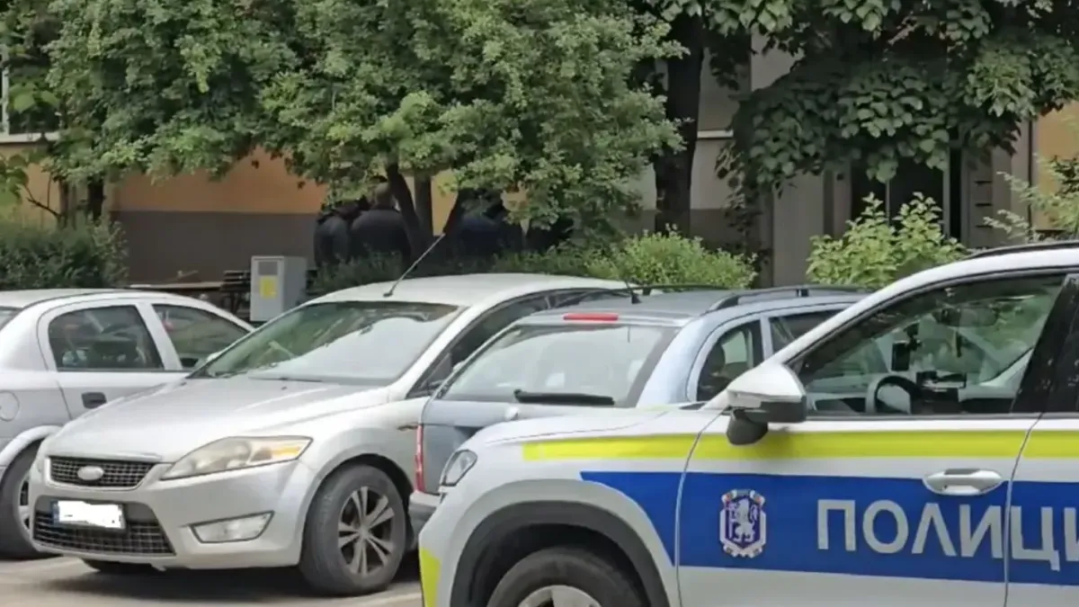 Евакуираха училища в редица наши градове