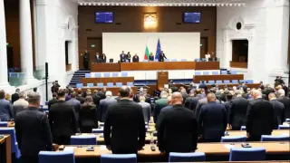 Депутатите почетоха паметта на Любен Дилов-син с минута мълчание