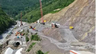 Напредък и нови проблеми по Е-79: Гледка от птичи поглед разкри състоянието на скоростния път между Мездра и Ботевград