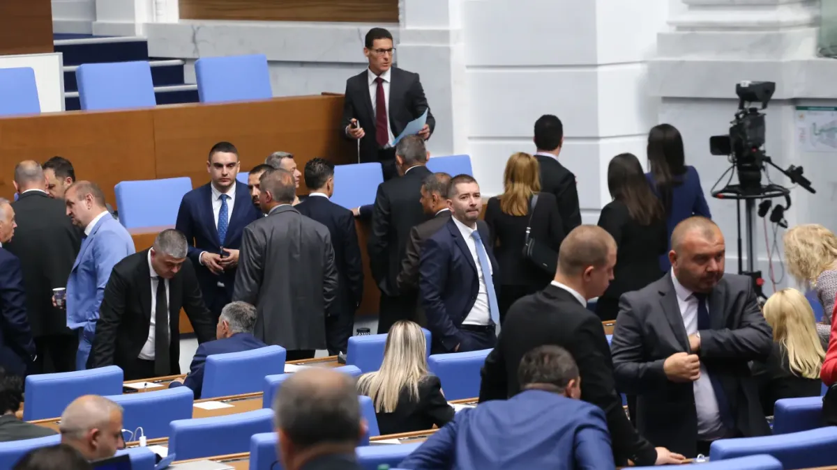 Парламентът сформира постоянните парламентарни комисии Обновена