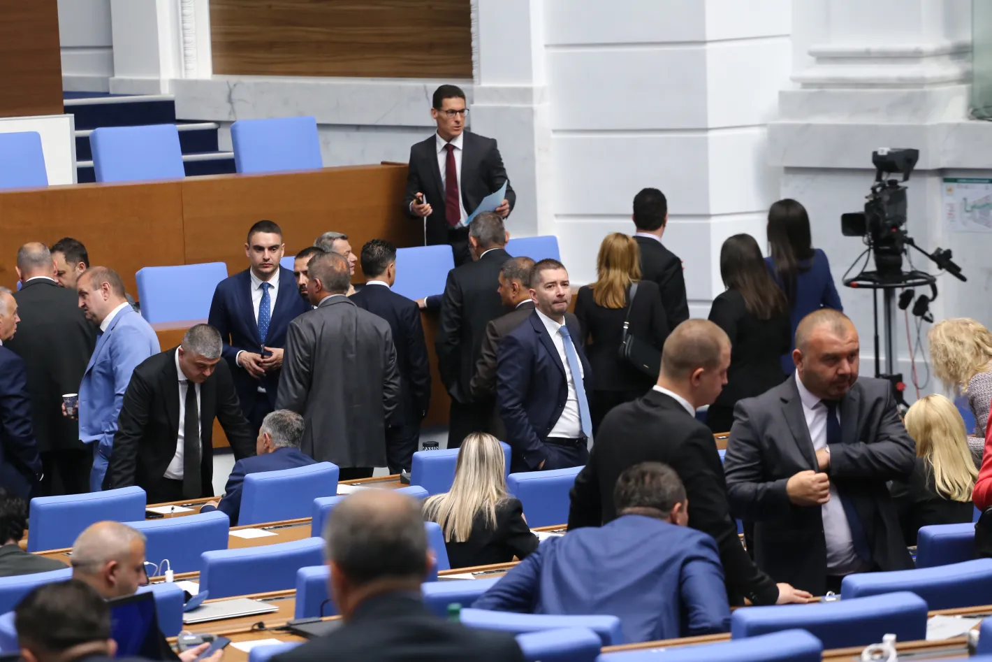 Парламентът сформира постоянните парламентарни комисии Обновена