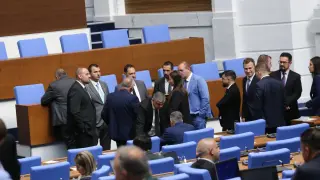 Заместничката на починалия Любен Дилов-син положи клетва като депутат