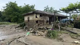 Дъждове наводниха къщи и дворове във Варненско, 2 общини в частично бедствено положение