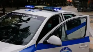 Арестуваха двама българи в Гърция