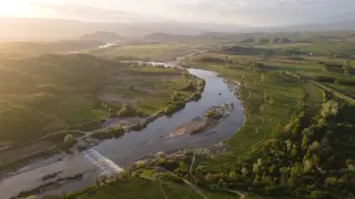 Кражбите не спират: Разкрита е незаконна дига на Струма, изгребваща вода