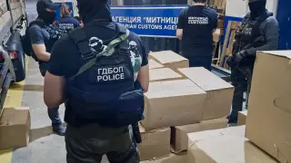 Спецакция на ГДБОП на ГКПП Русе - Дунав мост, шестима са арестувани