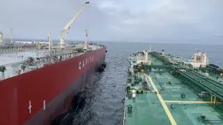 Празни гръцки танкери обградиха Ормузкия проток